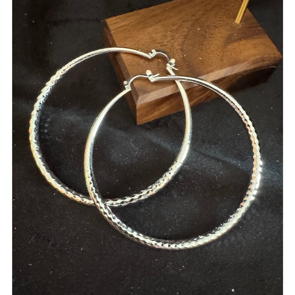 New Sterling Silver 925 Large Hoop Earrings 2.5” Diamond Cut Textured E75 - Picture 2 of 4